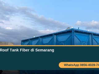 Roof tank fiber berbentuk kotak biru terpasang di atas bangunan di Semarang, area pemasangan dengan dudukan beton